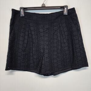 BCBGeneration Lace Overlay Shorts Size M Pull on Pleated Elastic Waist Casual